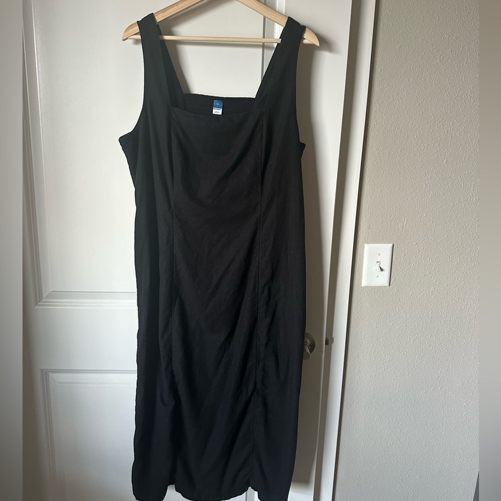 Old Navy Black Midi Dress